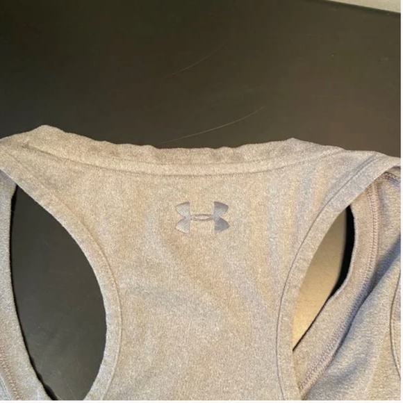 2 Under Armour Heat Gear Tank Tops - Size Medium - Picture 9 of 11